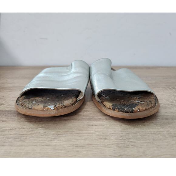 Karl Lagerfeld Paris Gloria Women's Flats Size 7 Sandals Cork Slides Silver - Picture 6 of 9